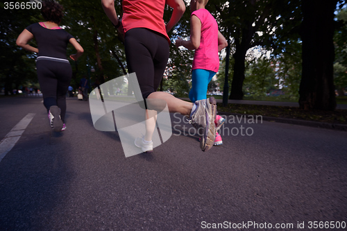 Image of people group jogging