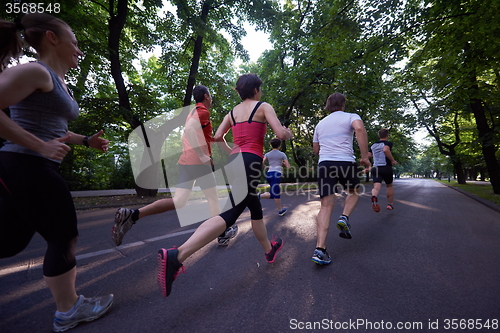 Image of people group jogging