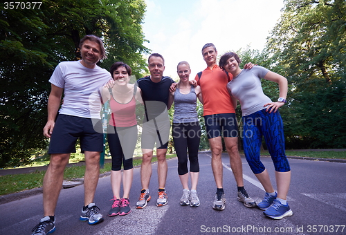 Image of people group jogging