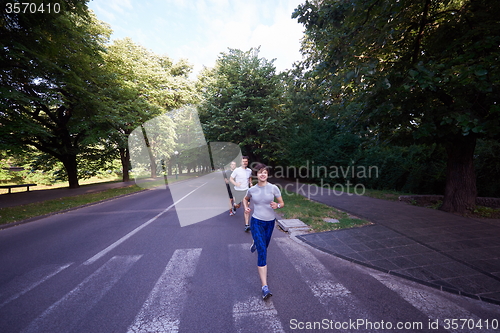 Image of people group jogging