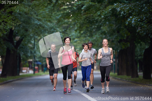 Image of people group jogging