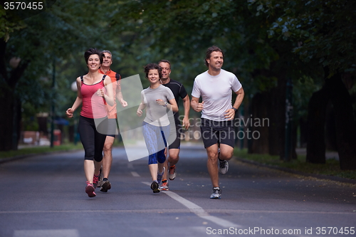 Image of people group jogging