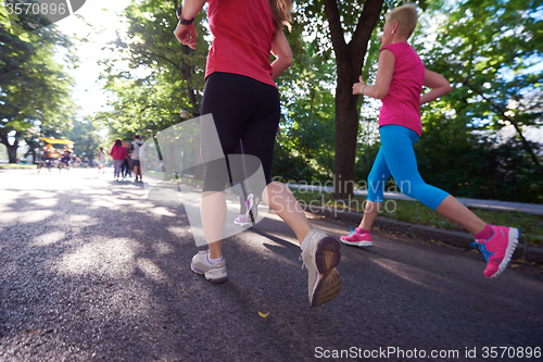 Image of people group jogging