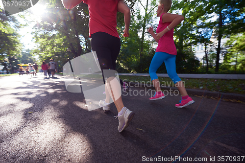 Image of people group jogging