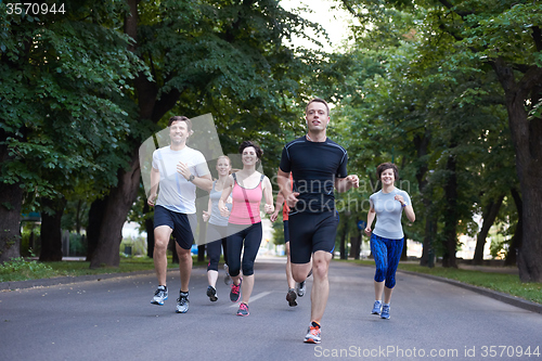 Image of people group jogging