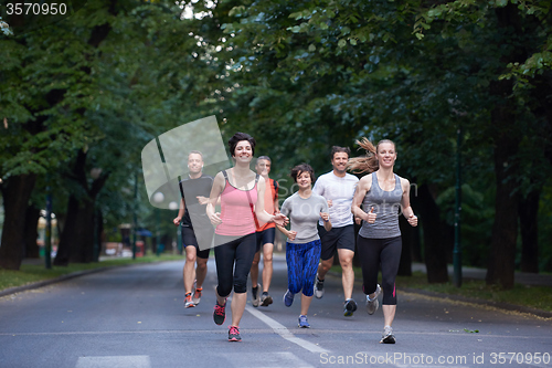 Image of people group jogging