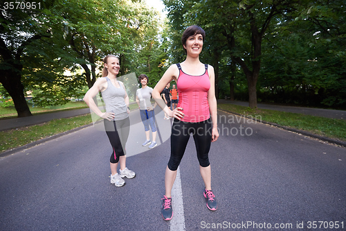 Image of people group jogging