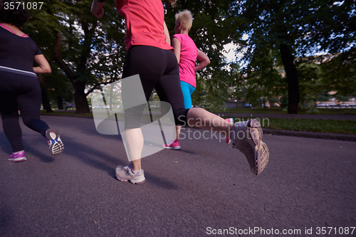 Image of people group jogging