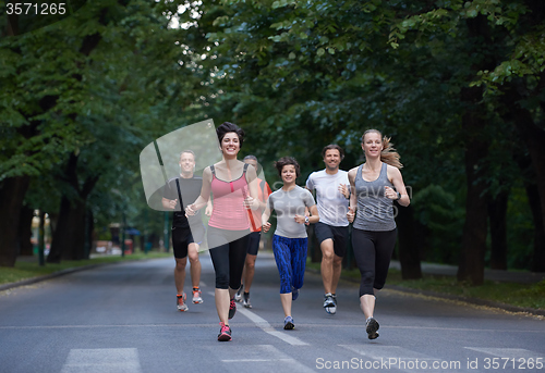 Image of people group jogging