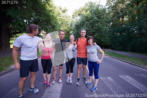 Image of people group jogging