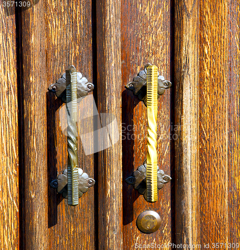 Image of  rusty  castellanza blur lombardy   abstract  brass  