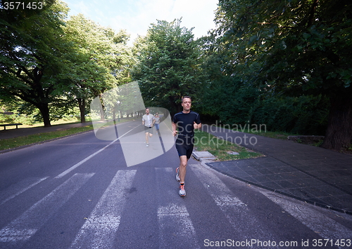 Image of people group jogging