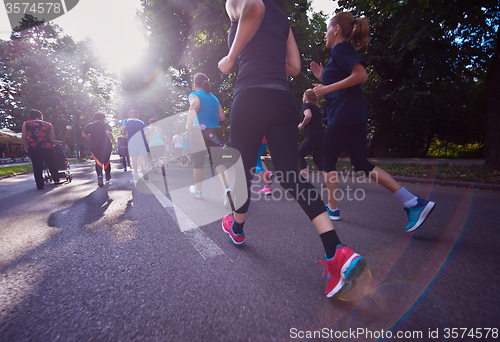 Image of people group jogging