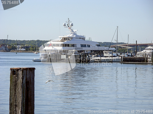 Image of harbor scenery in Portland