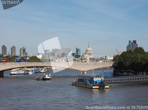 Image of Waterloo Bridge in London