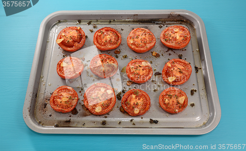 Image of Tray of roast tomato halves