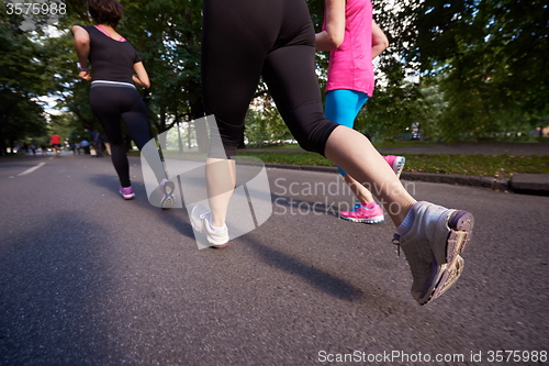 Image of people group jogging