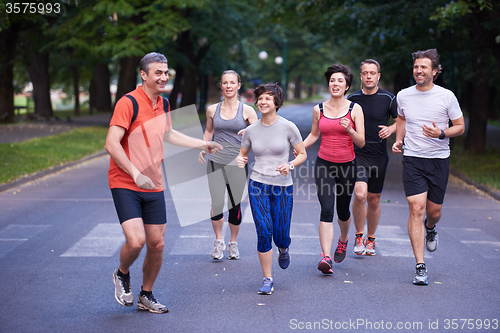 Image of people group jogging