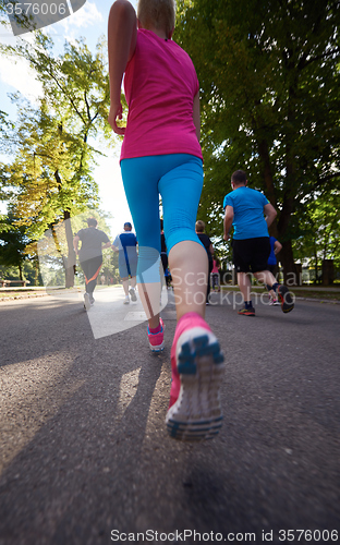 Image of people group jogging