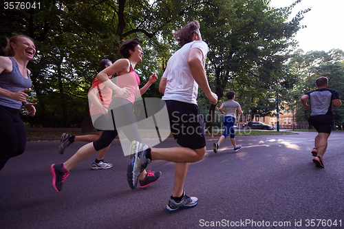 Image of people group jogging