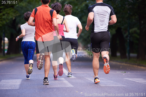 Image of people group jogging