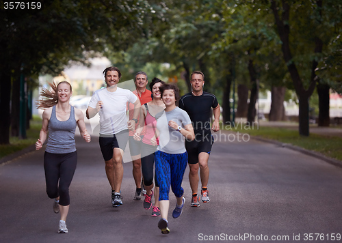 Image of people group jogging