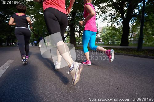 Image of people group jogging