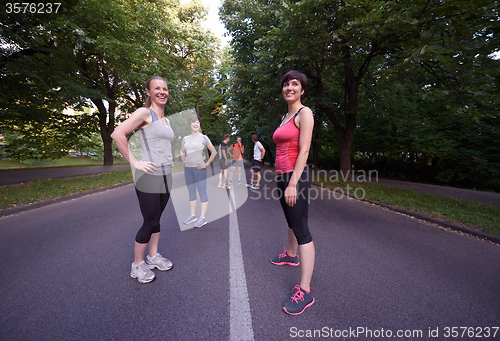 Image of people group jogging