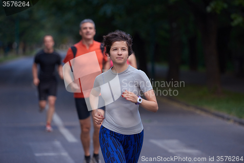 Image of people group jogging