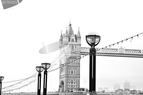 Image of london tower in england old bridge and the cloudy sky