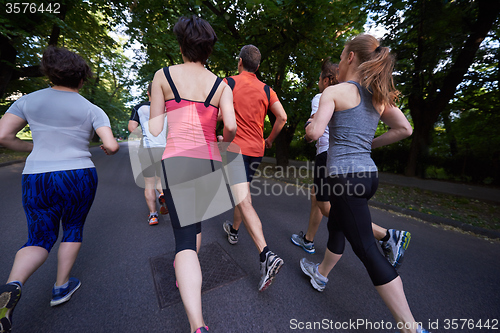 Image of people group jogging