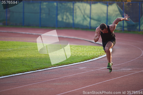 Image of Athletic man start