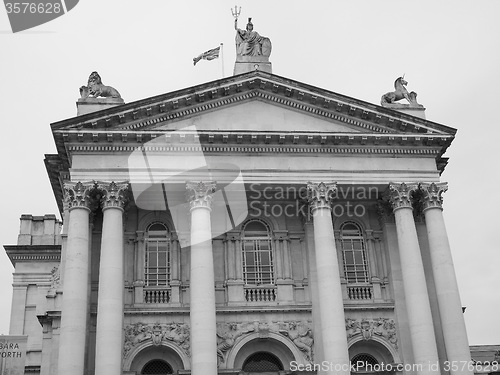 Image of Black and white Tate Britain in London