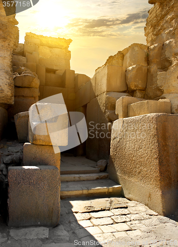 Image of Ruined stone walls 