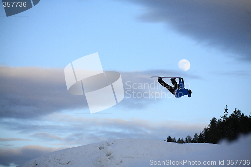 Image of Snowboardjump01