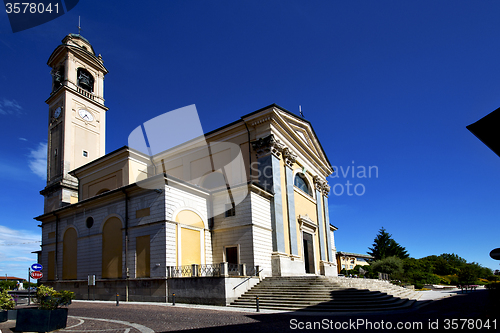 Image of  italy  lombardy     in  the carnago       church   brick   step