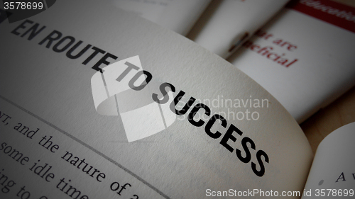 Image of En route to success word on a book 