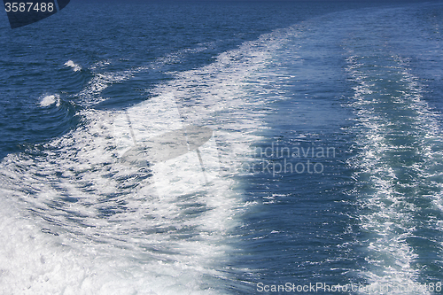 Image of Trace of cruise ship