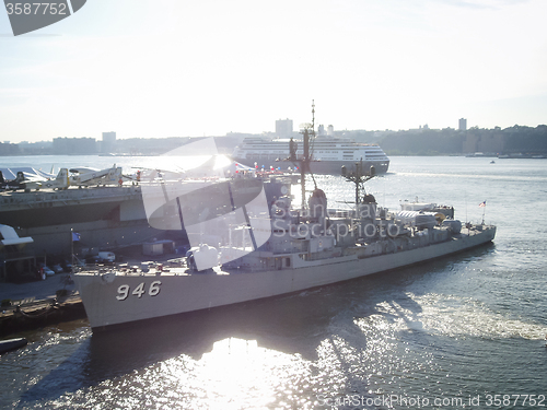 Image of USS Edson in New York