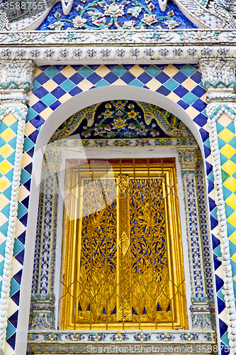 Image of    gold    temple    bangkok  thailand incision of the temple 