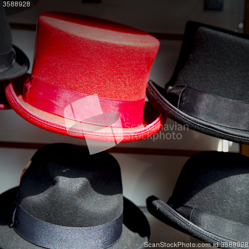 Image of in london old red hat and black  the  fashion shop