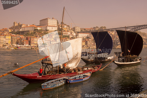 Image of EUROPE PORTUGAL PORTO RIBEIRA OLD TOWN DOURO RIVER