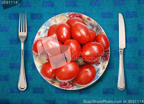 Image of plate with tomatoes