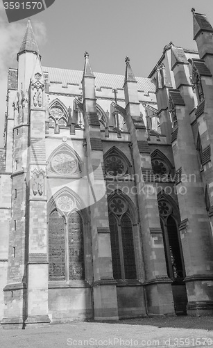 Image of Black and white St Margaret Church in London