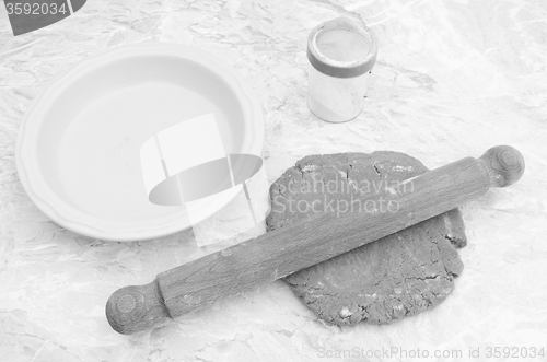 Image of Rolling out shortcrust pastry for a pie