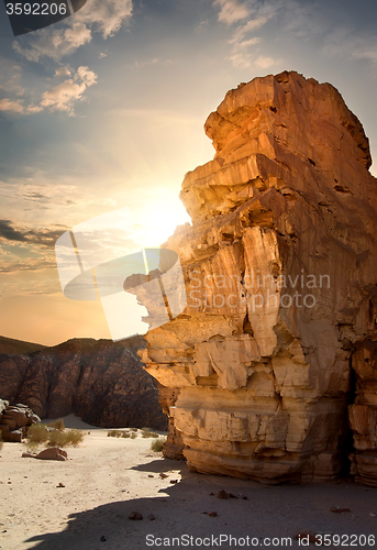 Image of Rocks in canyon