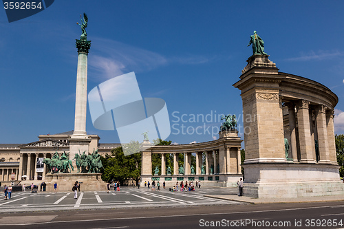 Image of Heroes square in Budapest,