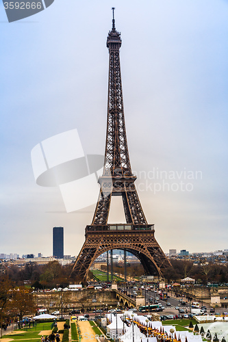 Image of Eiffel Tower in Paris France