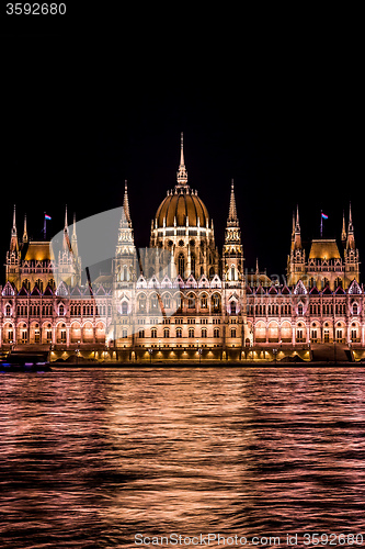 Image of Budapest Parliament building in Hungary at twilight.