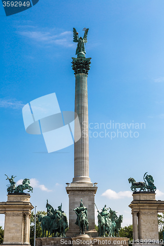 Image of Heroes square in Budapest,